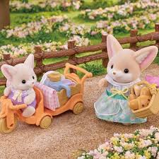 Sylvanian Families 5698 Sunny Picnic Set - Fennec Fox Sister & Baby